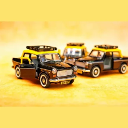 Fiat Premier Padmini Queen 70's Classic Taxi Die-Cast Model Car – 1:36 Scale, Pull Back Action, Openable Doors 【Pack of 1】